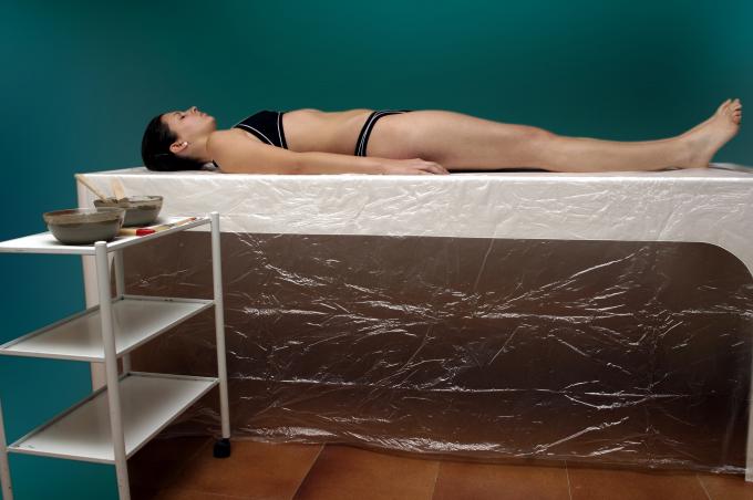 image Envolturas de arcillas y algas: colocación cliente y preparado de material