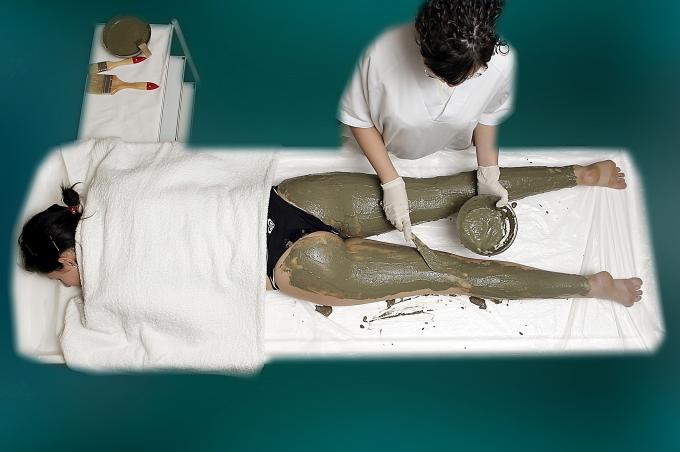 image Envolturas de arcillas y algas: aplicación tendido prono