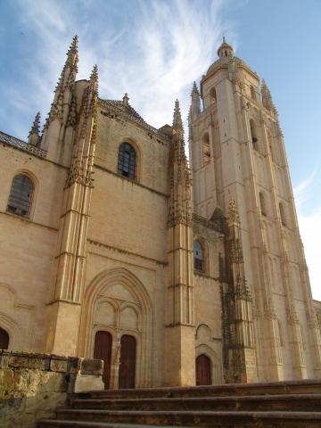 image Fachada de la Catedral de Segovia