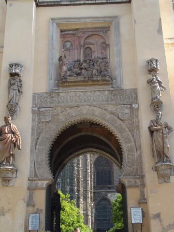 image Puerta del Perdón en Catedral de Sevilla