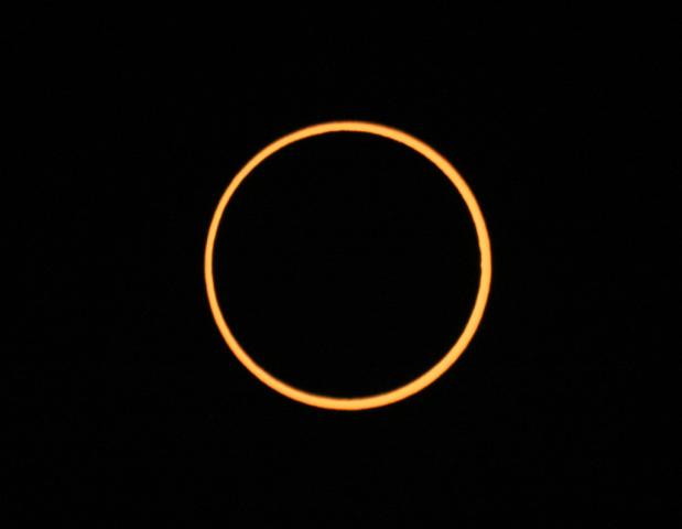 image Fase máxima del eclipse anular 03