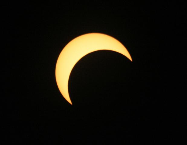 image Fín de la fase central del eclipse anular 04