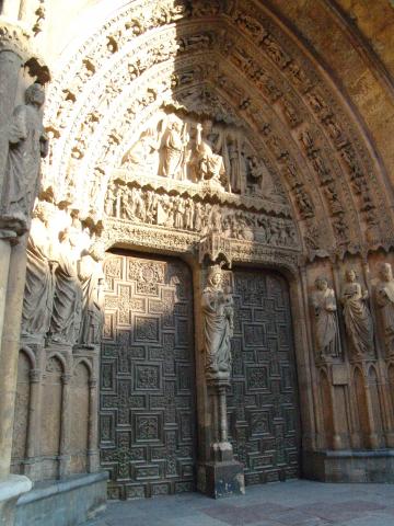image Puerta de la Catedral de León