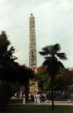 image Columna de Constantino, Estambul, Turquía