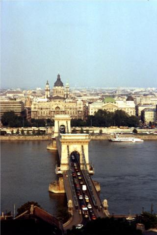 image Puente de las Cadenas, Budapest, Hungría