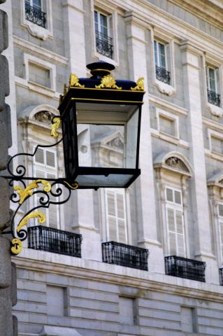 image Farola del Palacio Real, Madrid