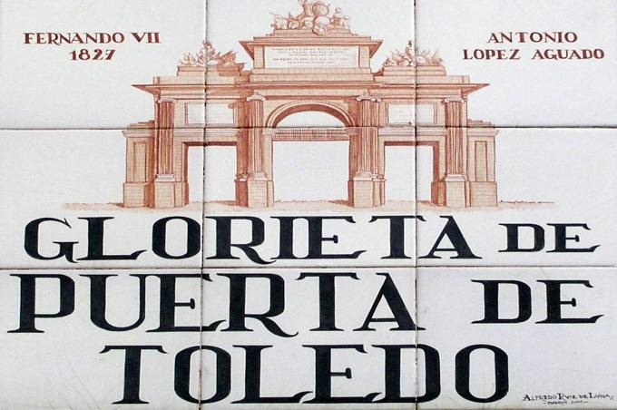 image Indicativo de Glorieta de la Puerta de Toledo, Madrid