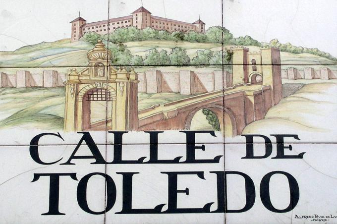 image Indicativo de calle de Toledo, Madrid