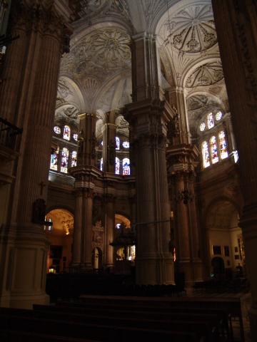 image Pilares y bóvedas de la Catedral de Málaga