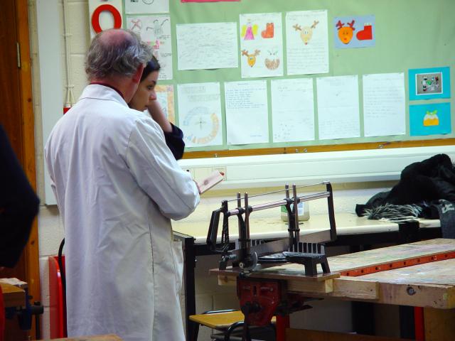 image Profesor de diseño y tecnología