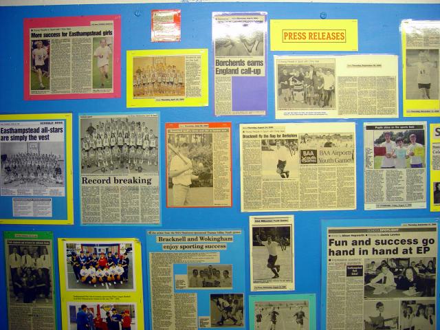 image Tablón con recortes de prensa