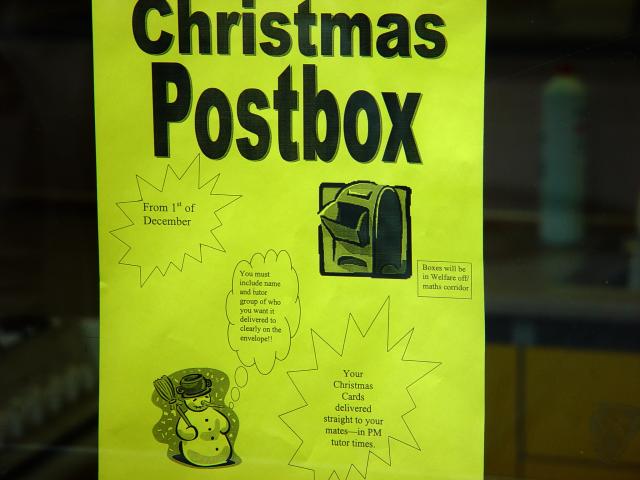 image Anuncio en un centro escolar