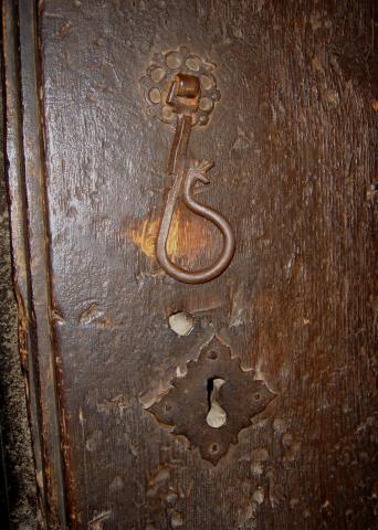 image Aldaba y cerradura