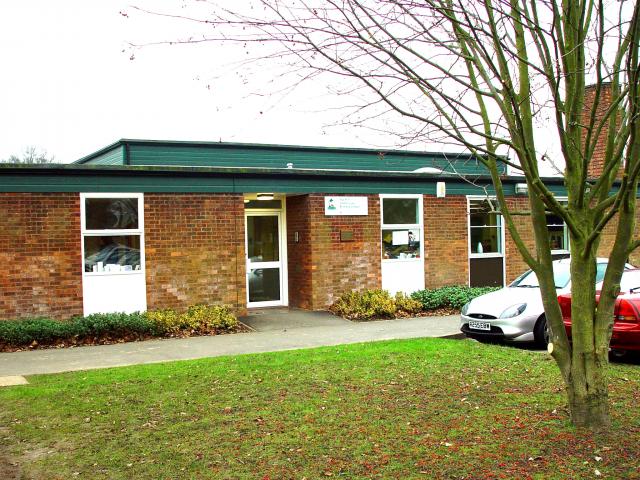 image Fachada de colegio