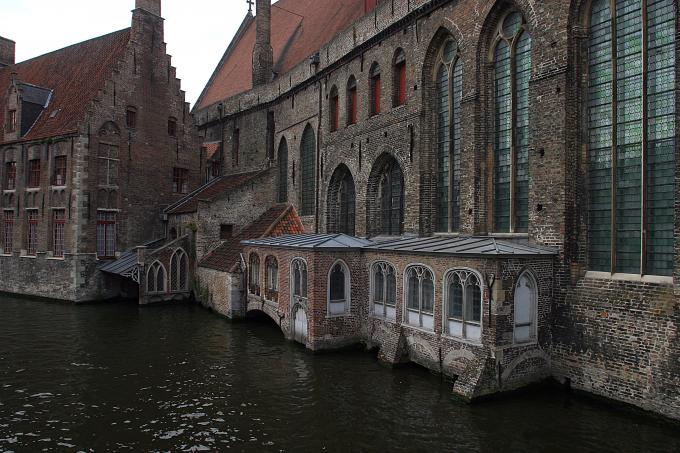 image Vista de un canal típico de Brujas, Bélgica