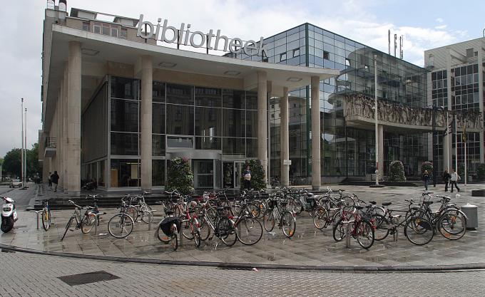 image La Biblioteca, Wilsonplein, Gante, Bélgica