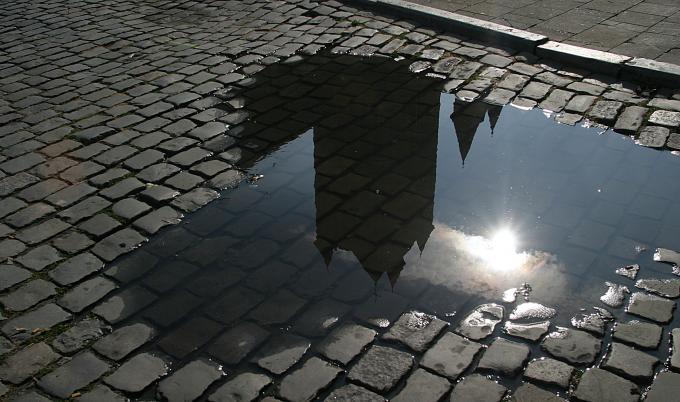 image Reflejos en el pavimento de Gante, Bélgica