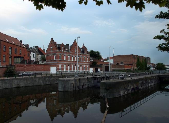 image Esclusas en un canal de Gante, Bélgica
