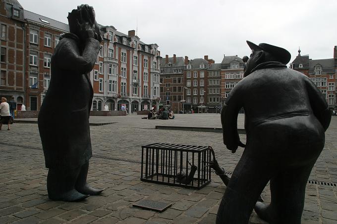 image Escultura y Plaza de Armas, Namur, Bélgica