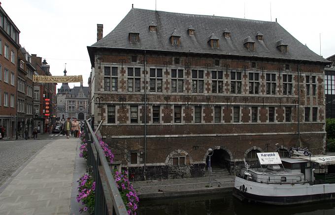 image Museo arqueológico desde el Puente de Francia, Namur, Bélgica