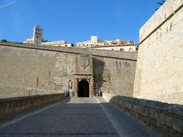 image Arcada del Cuerpo de Guardia, Ibiza, Islas Baleares
