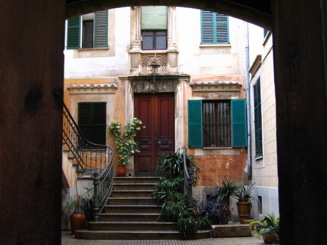 image Patio de la calle Portella 4, en Palma de Mallorca, Islas Baleares