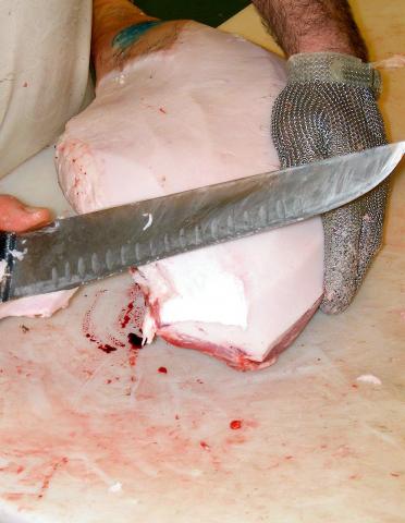 image Separación de tocino y piel del cerdo