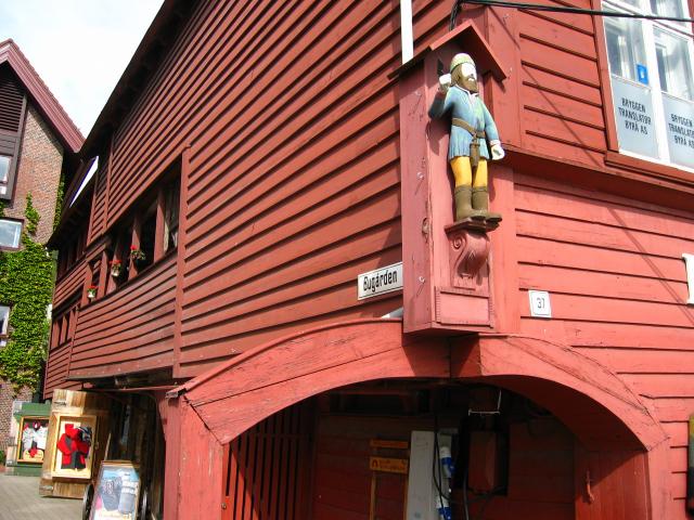 image Calle Bugarden, en el Bryggen, Bergen, Noruega