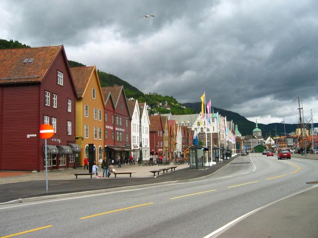 image Vista general del muelle del Bryggen, Bergen, Noruega
