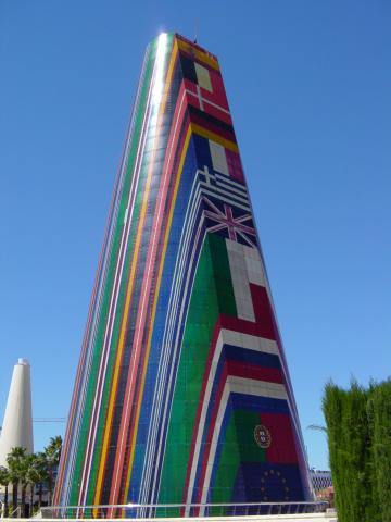 image Monolito central de la Plaza de Europa de la Expo 92, Sevilla