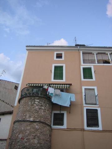 image Vivienda adosada a muralla, Cuenca