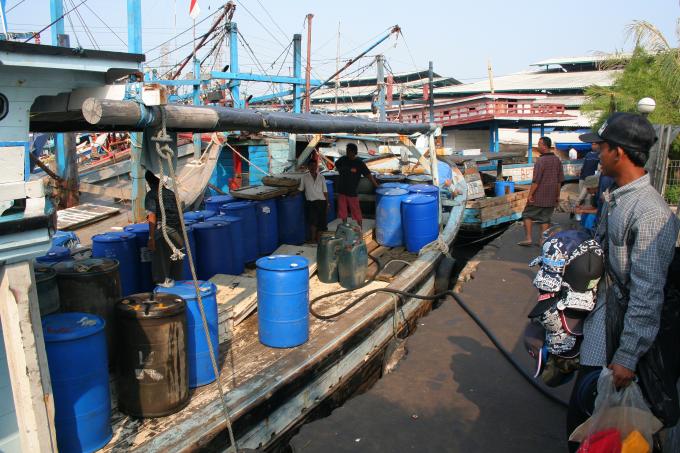 image Repostando gasolina, Jakarta, Indonesia