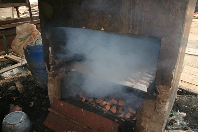 image Ahumando pescado, Jakarta, Indonesia