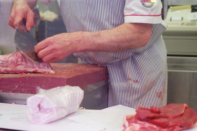 image Preparando filetes de ternera
