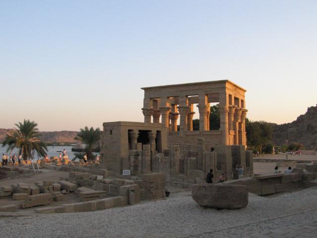 image Pabellón de Trajano, Philae, Egipto