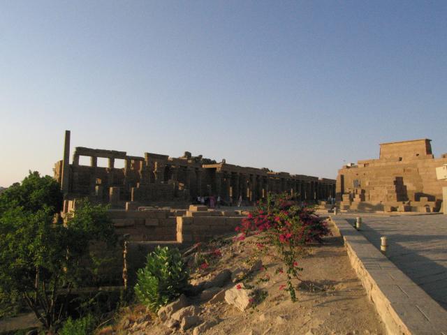 image Vista parcial del Templo de Isis, Philae, Egipto