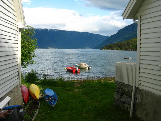 image Solvorn, a orillas del Lusterfjorden, Noruega