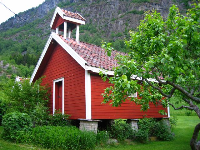 image Edificio antiguo típico para la sauna, Noruega