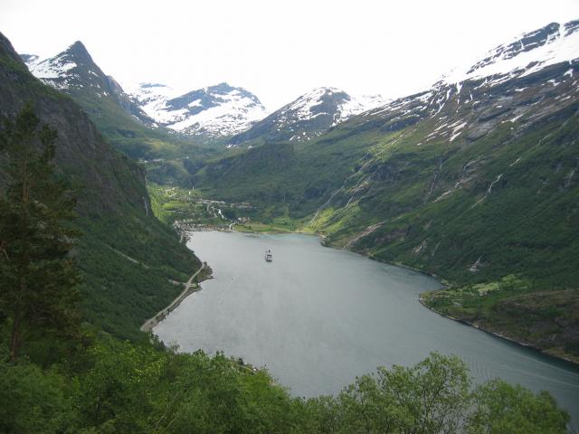 image El Geirangerfjorden visto desde la carretera del Aguila, Noruega