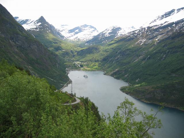 image El Geirangerfjorden visto desde la carretera del Aguila, Noruega