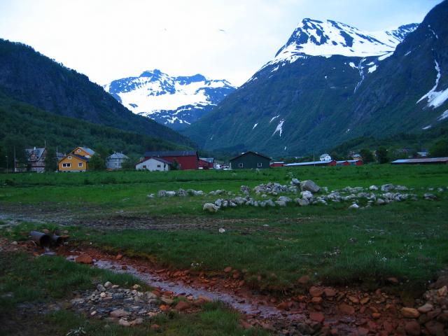 image Aldea de Oye, junto al Nabofjord, Noruega