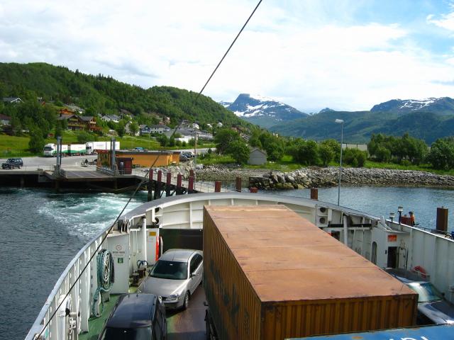 image Ferry de Eidsdal a Linge, por el Geirangerfjorden, Noruega