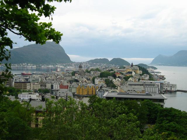 image Aalesund, vista desde el monte Fjellstua, Noruega