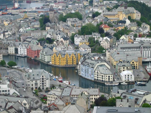 image Aalesund, vista desde el monte Fjellstua, Noruega