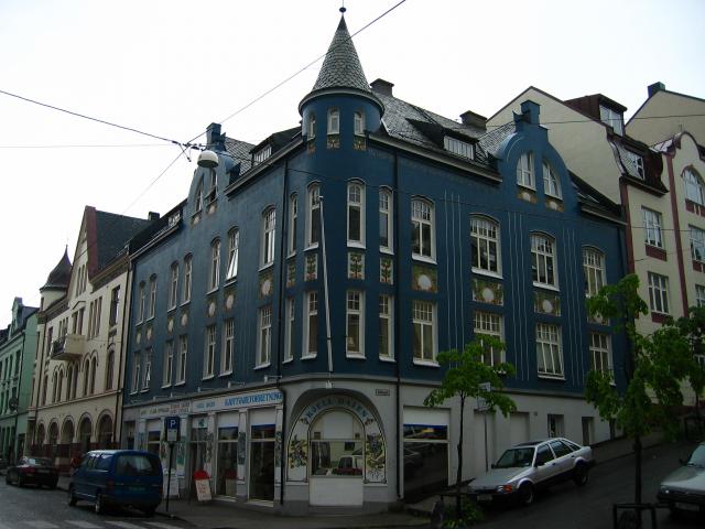 image Aalesund, edificio de una asociación caritativa de origen medieval, Noruega