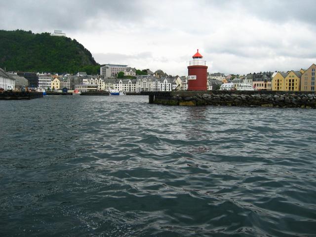 image Salida en barco del puerto de Aalesund, Noruega