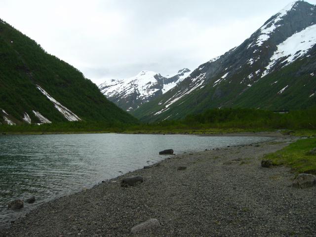 image Fjaerland, Jostedalsbreen National Park con el glacial Suphellenbreen, Noruega