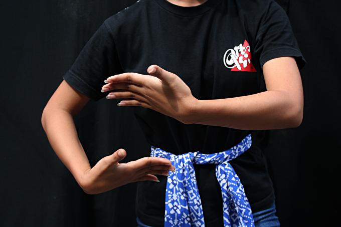 image Postura tradicional del baile javanés, Java, Indonesia