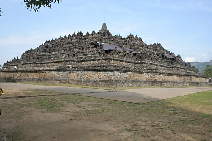 image Esquina oeste, Templo Borobudur de Jogyakarta, Indonesia