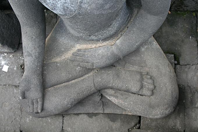 image Posición loto, Templo Borobudur de Jogyakarta, Indonesia